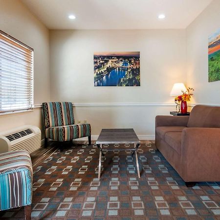 Best Western Governors Inn And Suites Wichita Exteriör bild