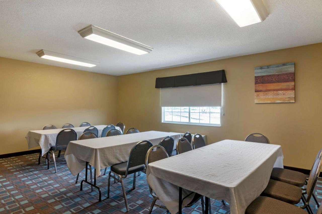 Best Western Governors Inn And Suites Wichita Exteriör bild