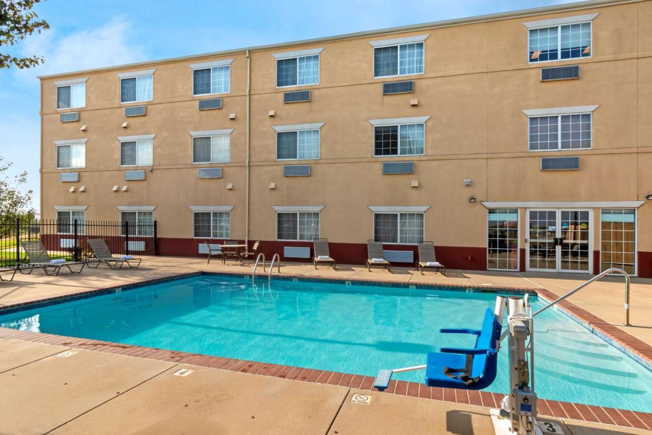 Best Western Governors Inn And Suites Wichita Exteriör bild