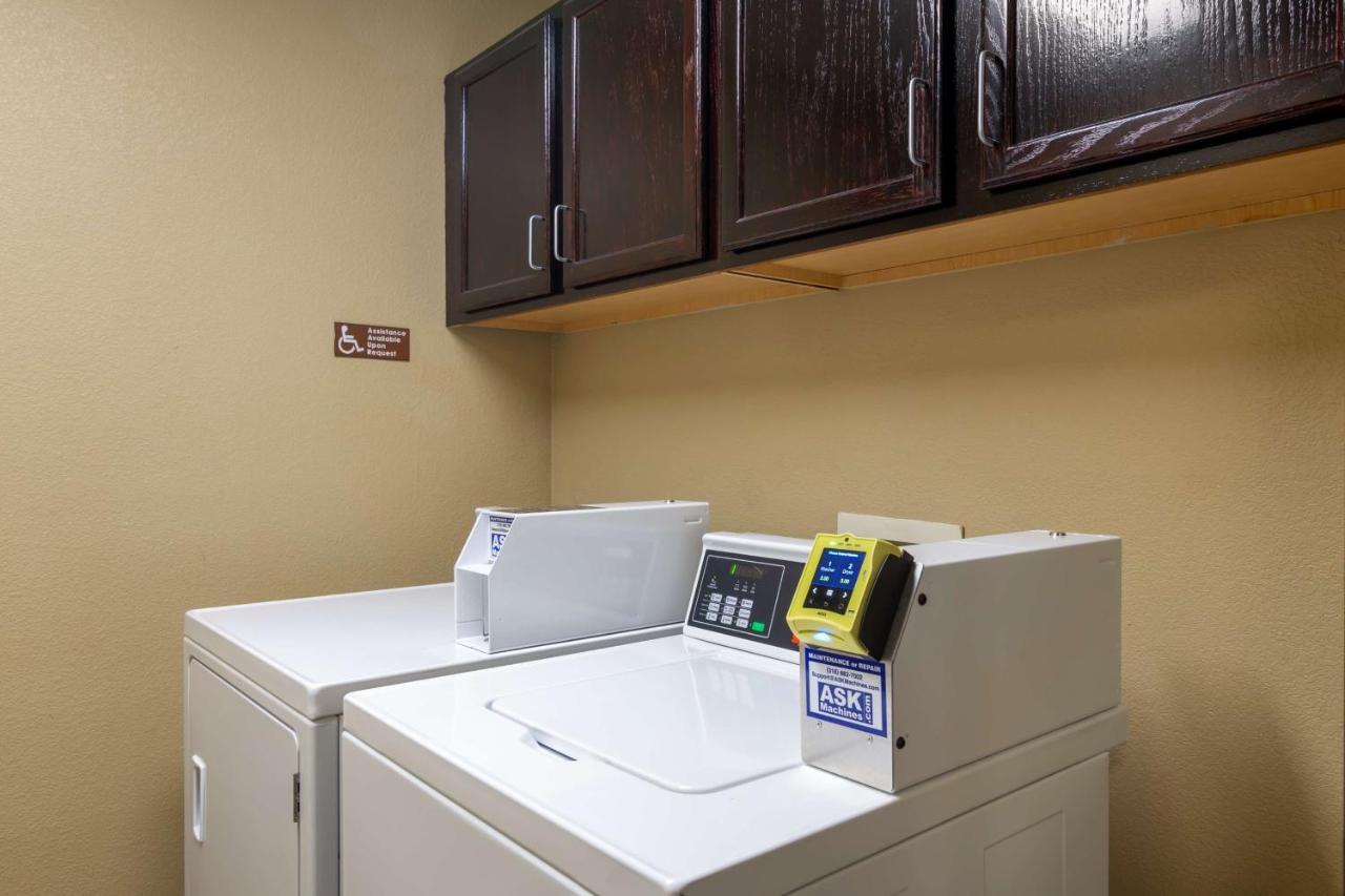 Best Western Governors Inn And Suites Wichita Exteriör bild